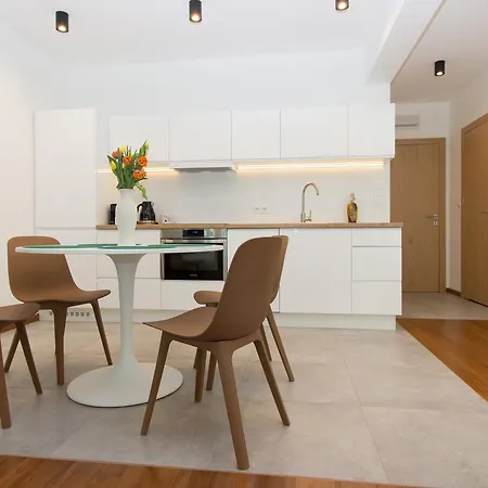 Lenzo Apartment *